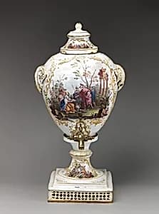 Tea or hot water urn