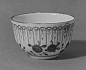 Teabowl and saucer by Imperial Porcelain Manufactory 