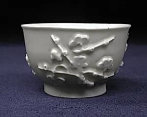 Teabowl and saucer by Saint-Cloud factory