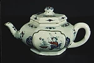 Teapot by Rochus Jacobsz Hoppesteyn|The Young Moor's Head Factory (Het Oude Moriaenshooft)