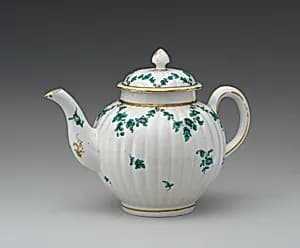 Teapot by Chelsea Porcelain Manufactory|Derby Porcelain Manufactory