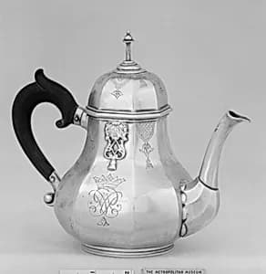 Teapot with cover by Harmanus Nieuwenhuys