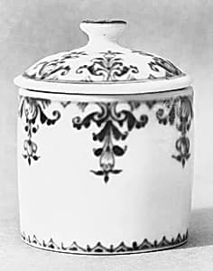 Toilet jar with cover by Saint-Cloud factory