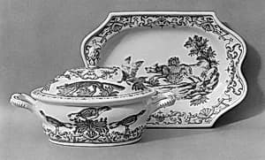 Tureen and stand