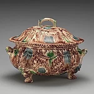 Tureen with cover