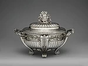 Tureen with cover and liner by Jacques-Nicolas Roettiers