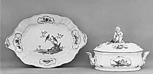 Tureen with cover and stand by Meissen Manufactory