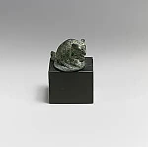 Bronze statuette of a mouse by Unknown Artist