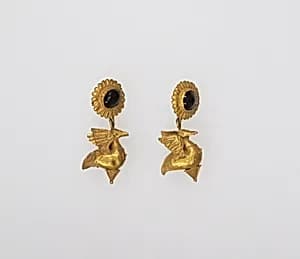 Earring with pendants of birds by Unknown Artist