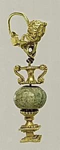 Gold and beryl earring by Unknown Artist