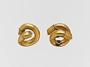 Gold and copper alloy spiral by Unknown Artist