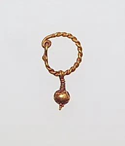 Gold earring with pendant by Unknown Artist
