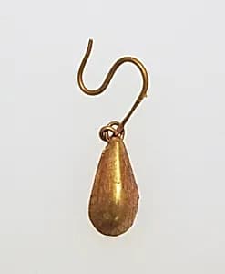 Gold pendant earring by Unknown Artist
