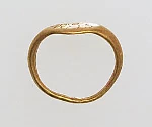 Gold ring with inscribed bezel by Unknown Artist