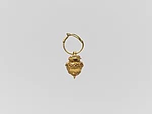 Gold vase-shaped pendant by Unknown Artist