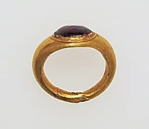 Ring with garnet by Unknown Artist