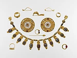 Two gold fibulae (safety pins) by Unknown Artist