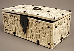 Box with Courting Couples by Unknown Artist