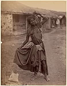 [A Gypsy Dancing-Girl, Kathiawar] by E. Taurines