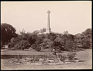 [Colonel Lawrence Monument, Lucknow, India] by Unknown