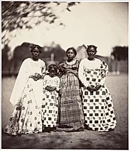 Femmes Betsimisaraka, Madagascar by Désiré Charnay