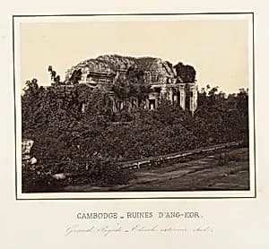 Grande Pagode - Edicule extérieur Sud by Emile Gsell