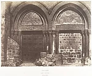 Jérusalem, Saint-Sépulcre, Entrée principale by Auguste Salzmann|Imprimerie photographique de Blanquart-Évrard, à Lille