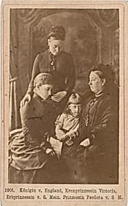 Königin v. England, Kronprinzessin Victoria, Erbprinzessin v. S. Mein, Prinzessin Feodora v. S. M. by Unknown
