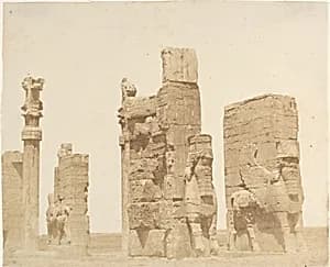 L'antica porta d'ingrezza a Persepolis] by Luigi Pesce