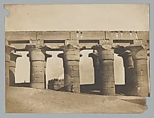 Louqsor, grande colonnade du palais by Maxime Du Camp