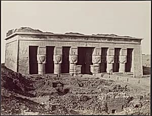 Temple a Denderah by Antonio Beato