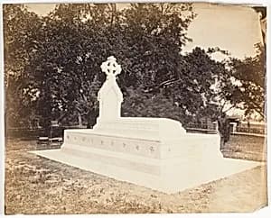 [Tomb of Lady Charlotte Canning, Barrackpur ] by Unknown
