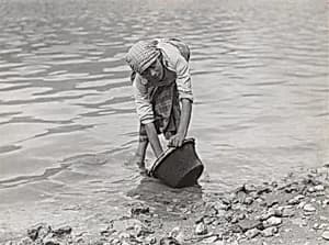 Kettle Cleaner, Lake Como by Alfred Stieglitz