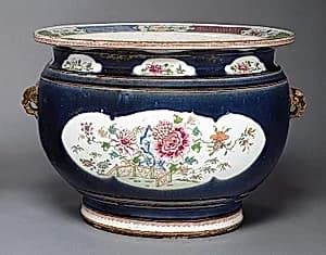 Large Fish Bowl by Chinese Qing Dynasty