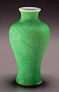 Vase by Chinese Qing Dynasty