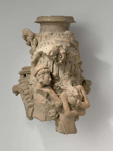Pilaarbekleding: hoofd van Panji, torso vrouwenfiguur by anonymous