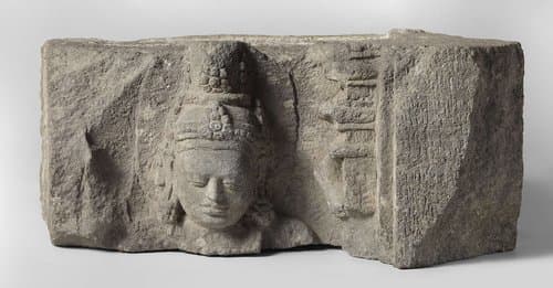 Fragment beeldhouwwerk by anonymous