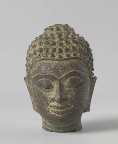 Fragment van een boeddha-beeld by anonymous