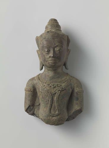 Fragment van een boeddha-beeld by anonymous