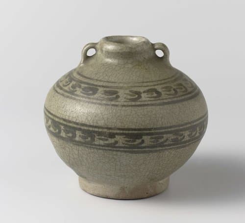 Pot met twee decoratieve banden by anonymous