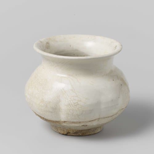 Pot met geribde wand by anonymous