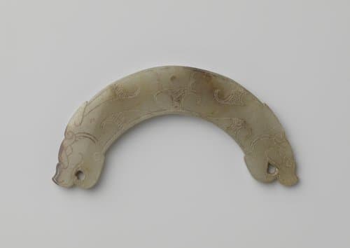 Fragment van een decoratief object by anonymous