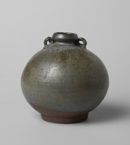 Bolvormige pot met grijsgroen glazuur by anonymous; anonymous