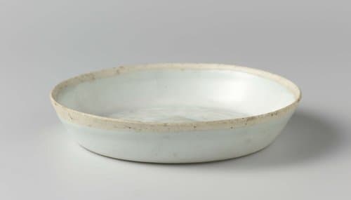 Schaal met ingegrifte bladranken by anonymous