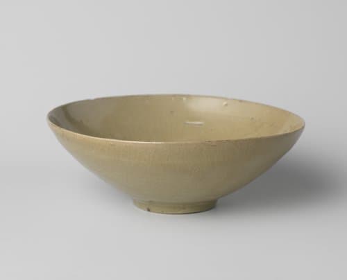 Bowl with a green glaze by anonymous