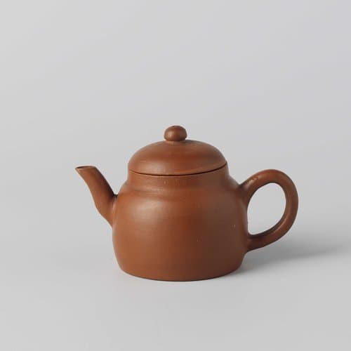 Teapot of red stoneware by anonymous