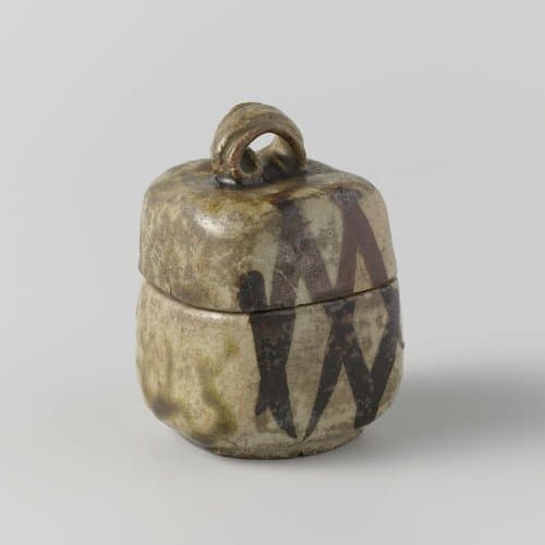 Wierookdoos in de vorm van een vierkante mand by anonymous; anonymous