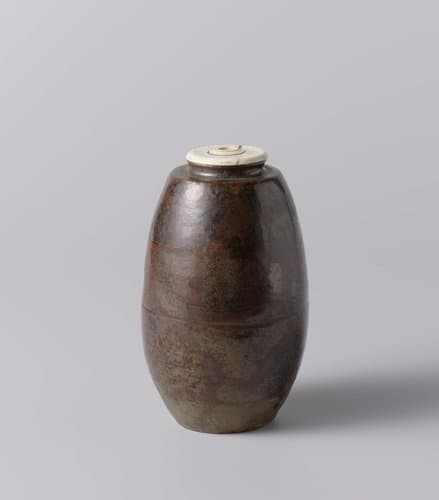 Tea caddy with a brown glaze by anonymous