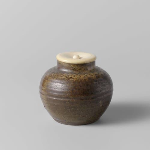Tea caddy with a brown glaze by anonymous; anonymous