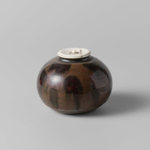 Tea caddy with a goldenbrown glaze by anonymous; anonymous